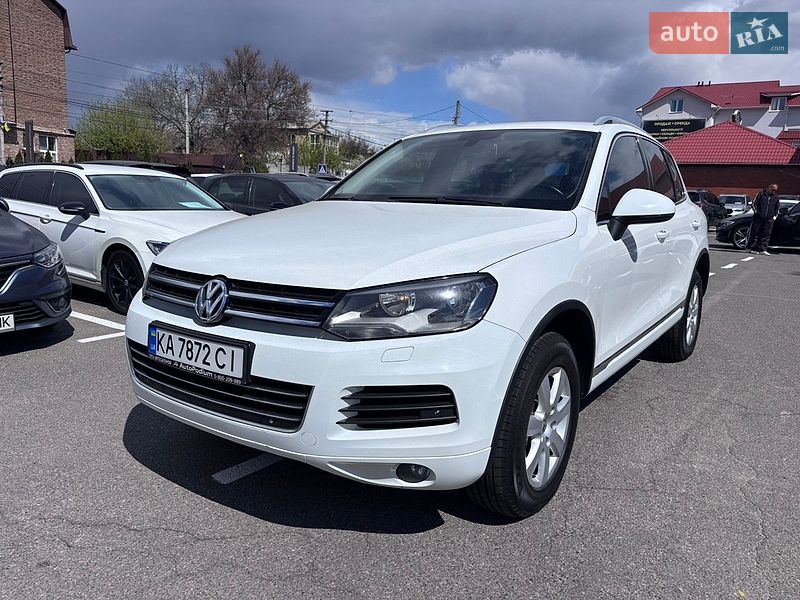 Позашляховик / Кросовер Volkswagen Touareg 2014 в Києві