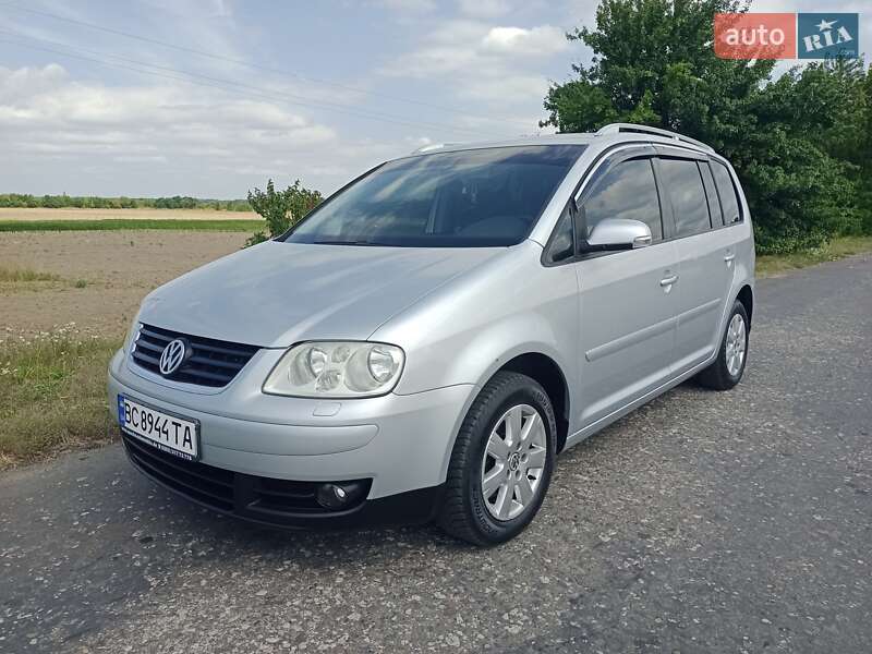 Минивэн Volkswagen Touran 2004 в Бродах