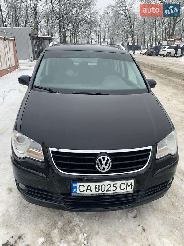 Минивэн Volkswagen Touran 2007 в Умани Минивэн Volkswagen Touran 2007 в Умани