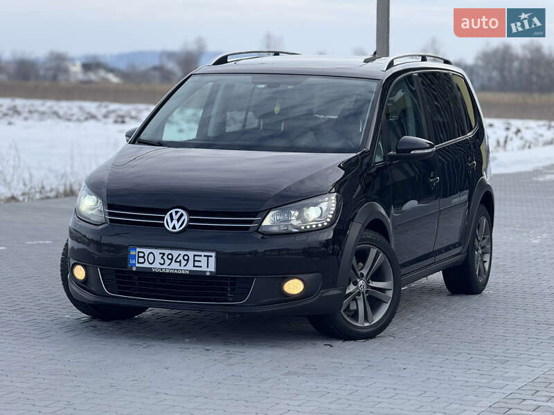 Минивэн Volkswagen Touran 2011 в Черновцах