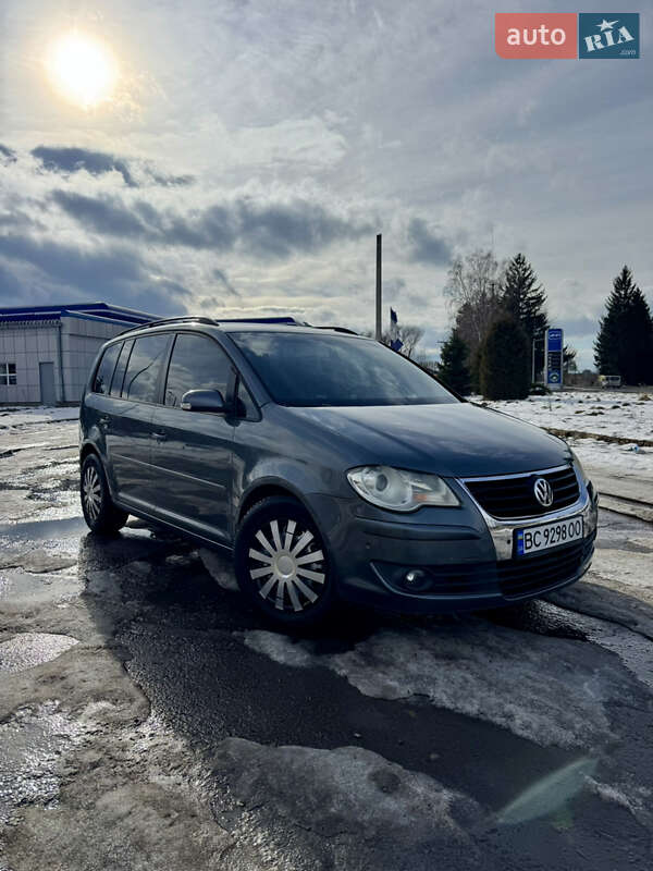 Минивэн Volkswagen Touran 2007 в Самборе Минивэн Volkswagen Touran 2007 в Самборе