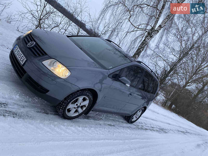 Минивэн Volkswagen Touran 2004 в Мене Минивэн Volkswagen Touran 2004 в Мене