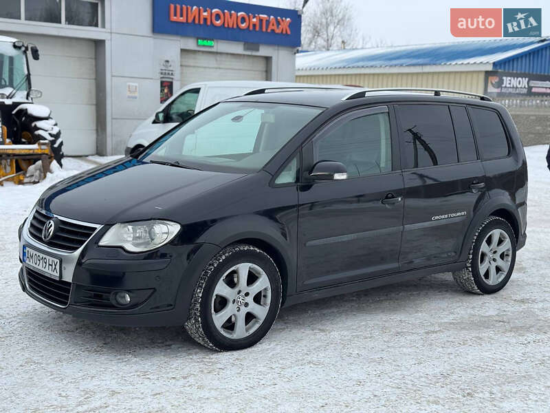 Минивэн Volkswagen Touran 2007 в Радомышле