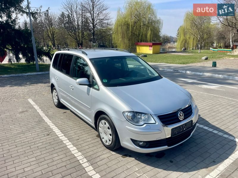 Мінівен Volkswagen Touran 2009 в Луцьку
