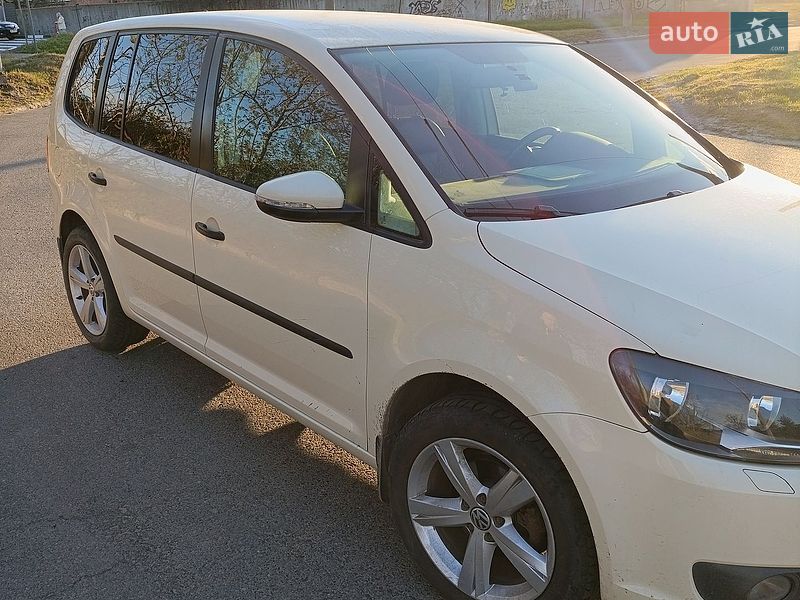 Минивэн Volkswagen Touran 2014 в Харькове