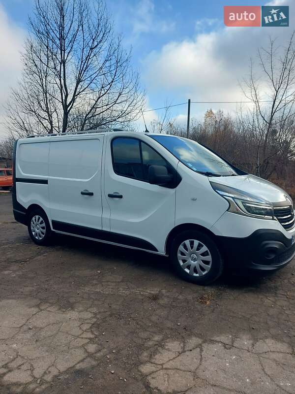 Грузовой фургон Renault Trafic 2020 в Млинове Грузовой фургон Renault Trafic 2020 в Млинове