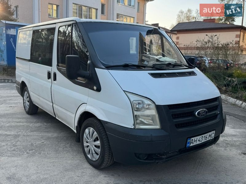 Грузопассажирский фургон Ford Transit 2006 в Ирпене