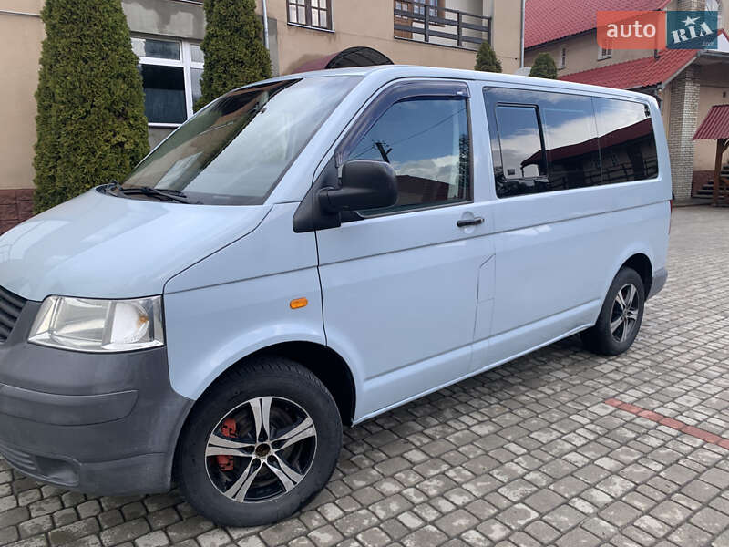 Минивэн Volkswagen Transporter 2003 в Сваляве Минивэн Volkswagen Transporter 2003 в Сваляве