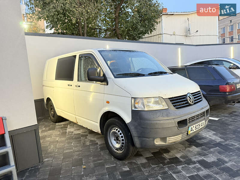 Минивэн Volkswagen Transporter 2008 в Ровно
