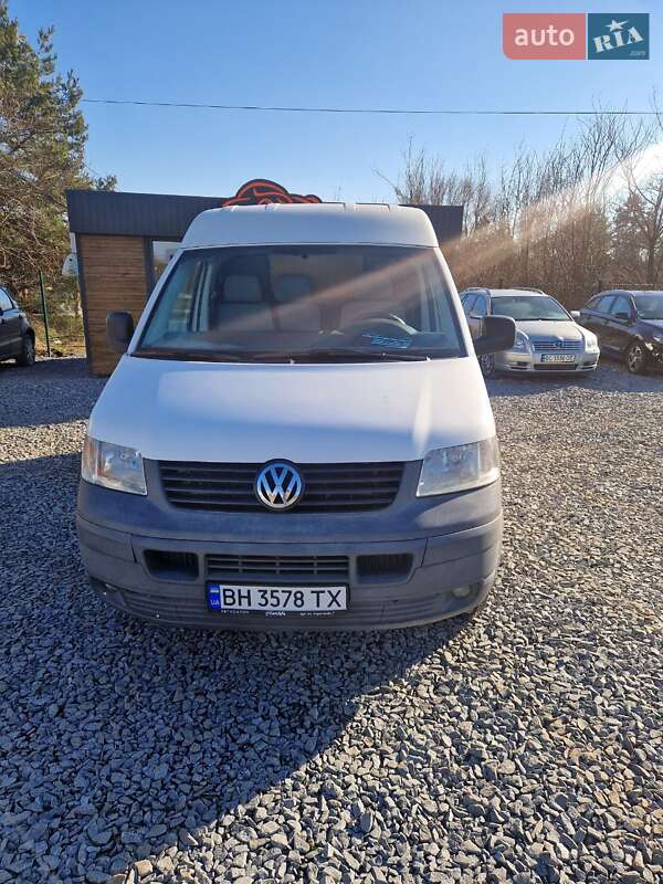 Грузовой фургон Volkswagen Transporter 2006 в Мостиске