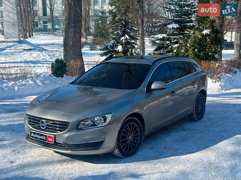 Универсал Volvo V60 2015 в Киеве