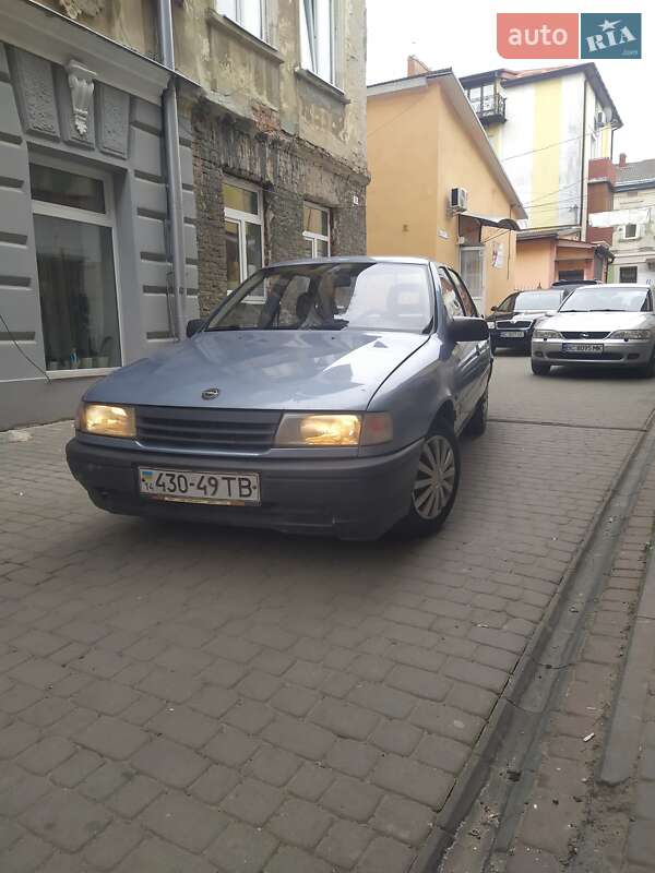 Седан Opel Vectra 1989 в Самборе