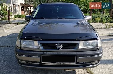 Седан Opel Vectra 1992 в Нетешине