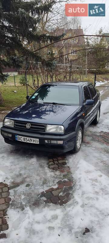 Седан Volkswagen Vento 1994 в Львове Седан Volkswagen Vento 1994 в Львове