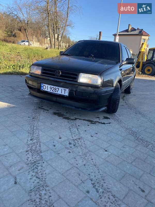 Седан Volkswagen Vento 1994 в Николаеве