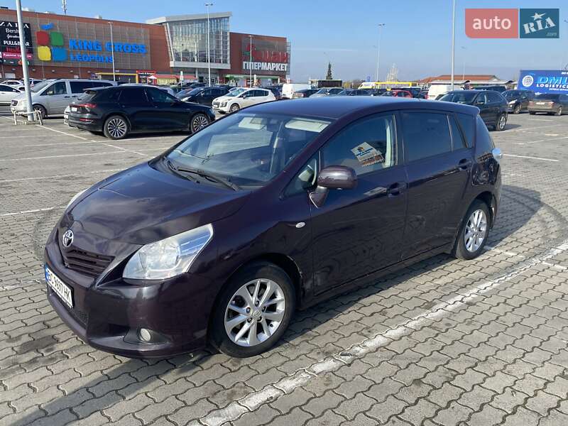 Минивэн Toyota Verso 2010 в Львове Минивэн Toyota Verso 2010 в Львове