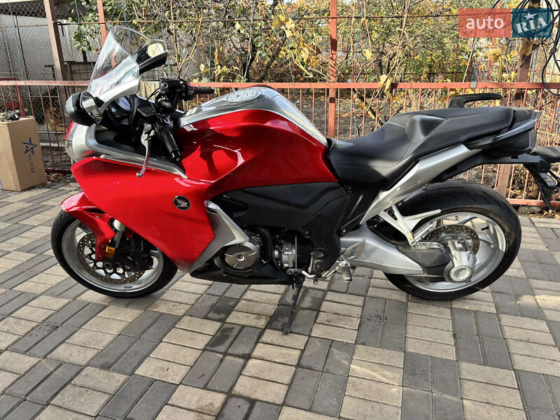 Мотоцикл Спорт-туризм Honda VFR 1200F 2012 в Одессе