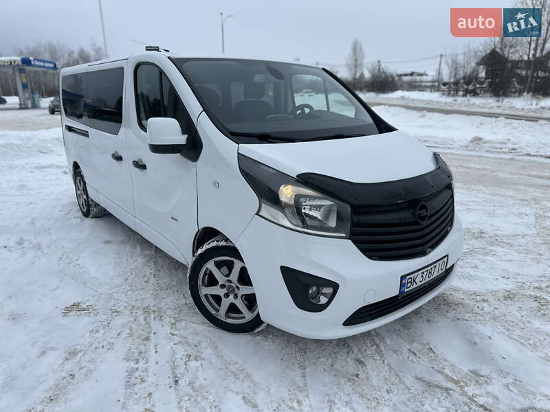 Минивэн Opel Vivaro 2015 в Сарнах