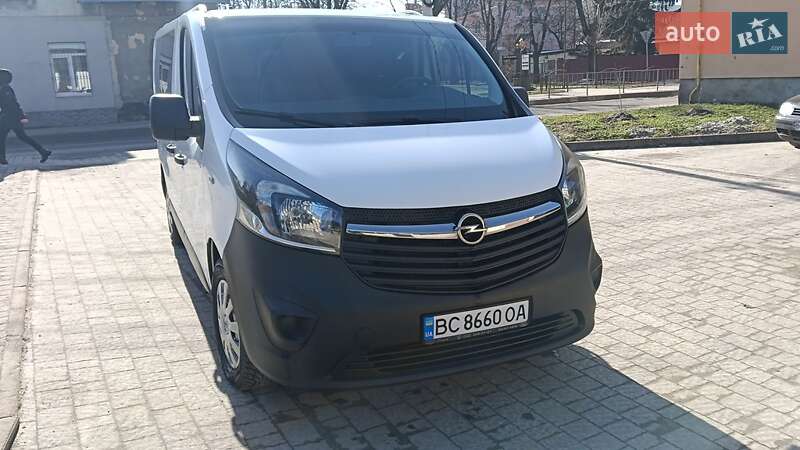 Мінівен Opel Vivaro 2017 в Жовкві