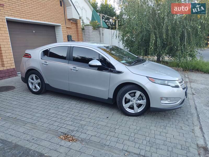 Хэтчбек Chevrolet Volt 2014 в Днепре
