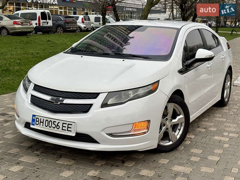 Хэтчбек Chevrolet Volt 2015 в Одессе Хэтчбек Chevrolet Volt 2015 в Одессе