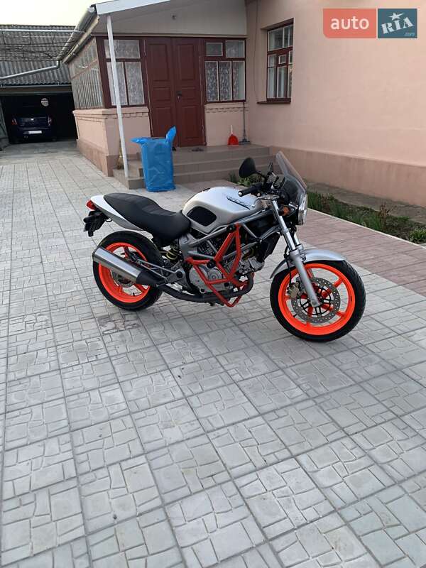 Мотоцикл Классик Honda VTR 250 2003 в Виннице