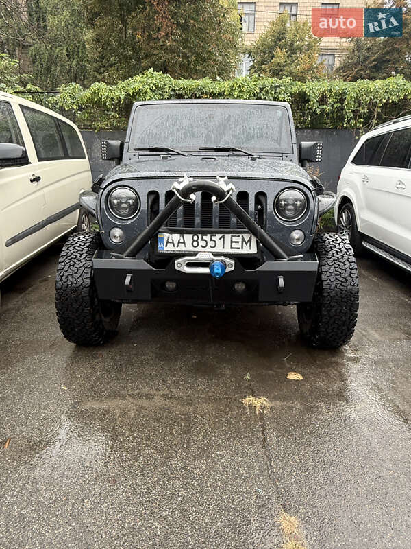 Внедорожник / Кроссовер Jeep Wrangler 2017 в Киеве