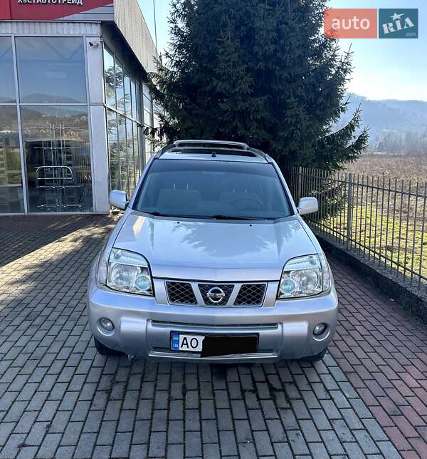 Внедорожник / Кроссовер Nissan X-Trail 2005 в Хусте
