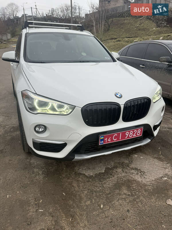 Внедорожник / Кроссовер BMW X1 2017 в Николаеве
