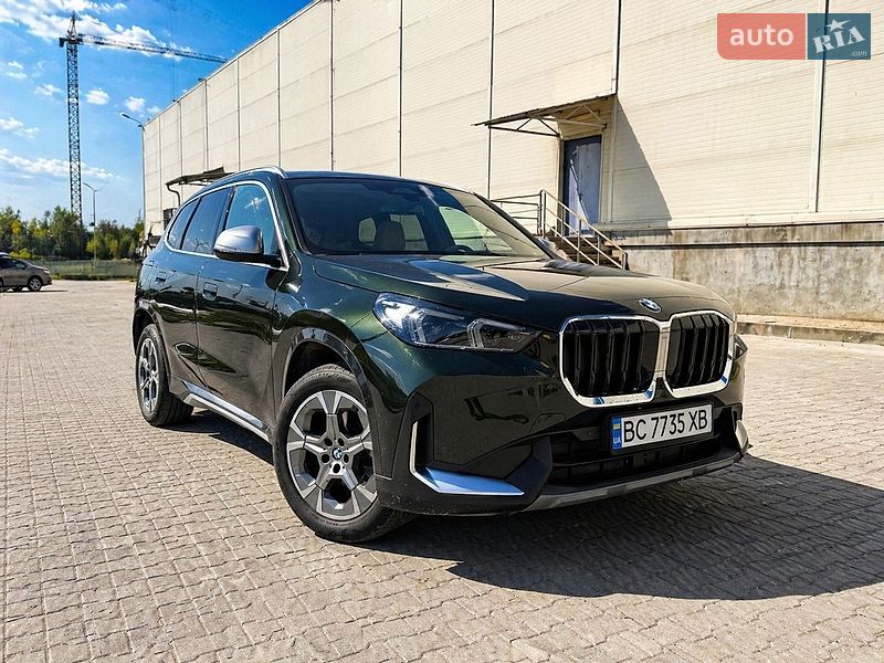 Внедорожник / Кроссовер BMW X1 2023 в Львове