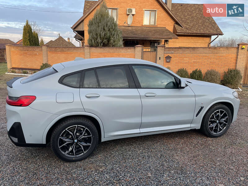 Внедорожник / Кроссовер BMW X4 2022 в Киеве