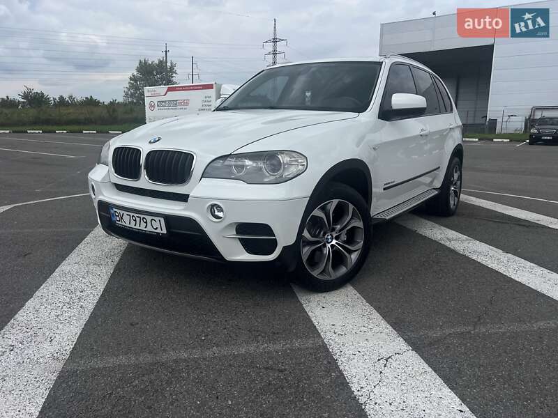 Внедорожник / Кроссовер BMW X5 2012 в Ровно