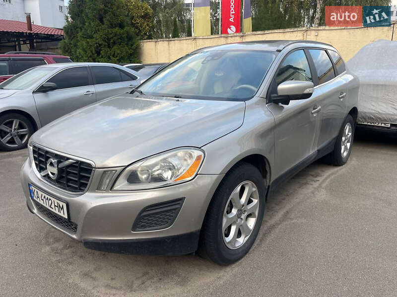 Внедорожник / Кроссовер Volvo XC60 2010 в Киеве