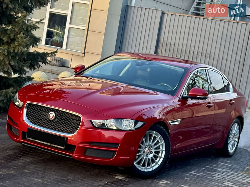 Седан Jaguar XE 2015 в Днепре