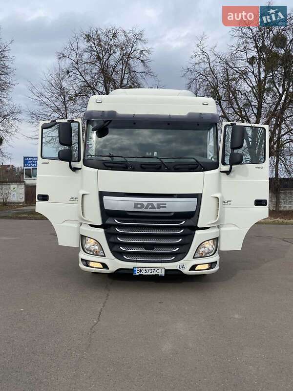 Тягач DAF XF 2015 в Ровно