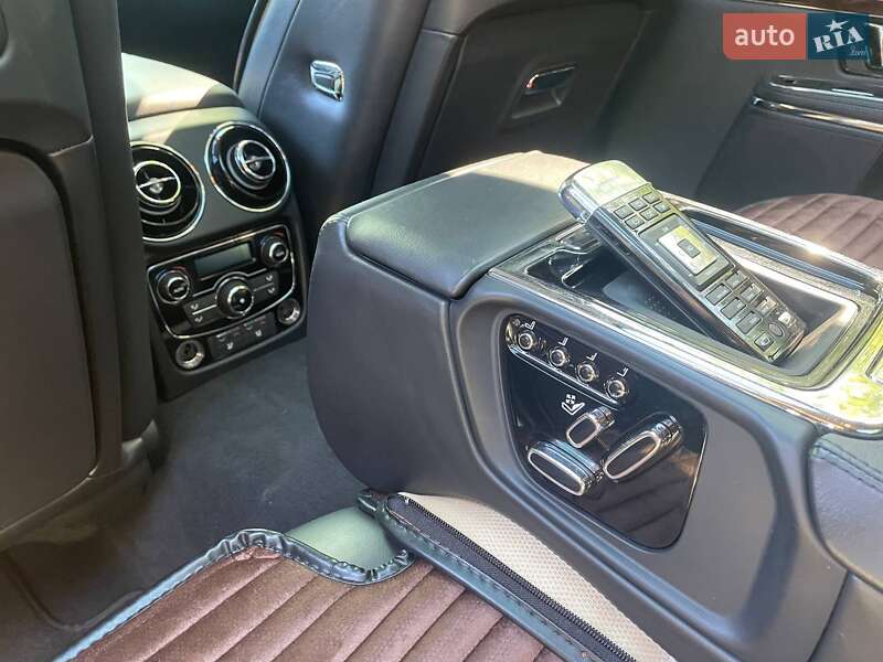 Седан Jaguar XJ 2015 в Киеве Седан Jaguar XJ 2015 в Киеве