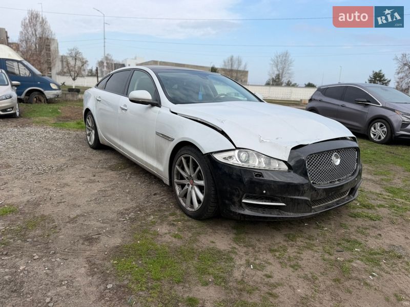 Седан Jaguar XJ 2015 в Києві