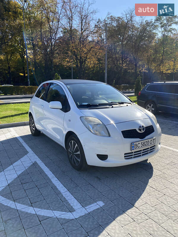 Хэтчбек Toyota Yaris 2008 в Львове
