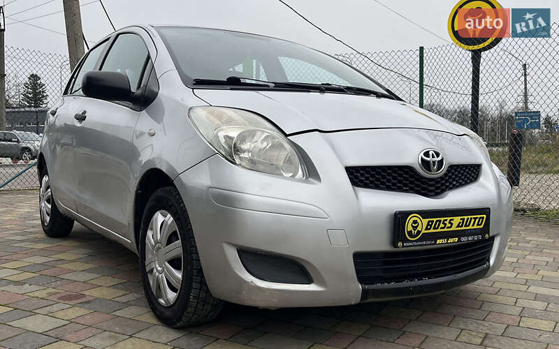 Хэтчбек Toyota Yaris 2011 в Мукачево
