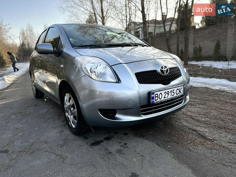 Хэтчбек Toyota Yaris 2007 в Ровно