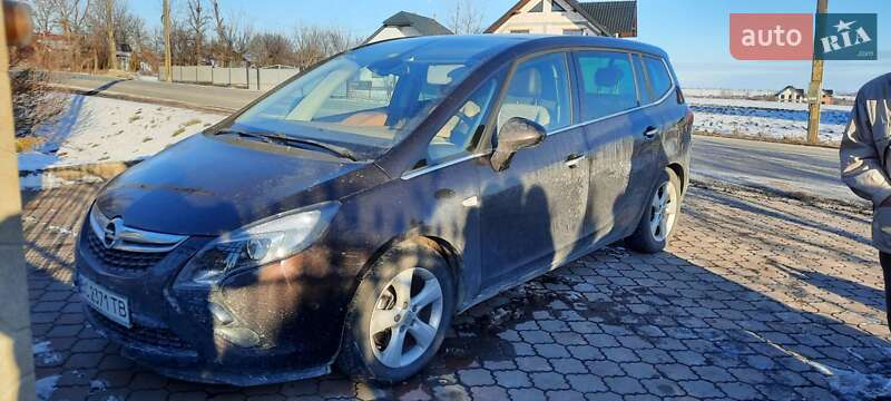 Минивэн Opel Zafira Tourer 2012 в Глыбокой