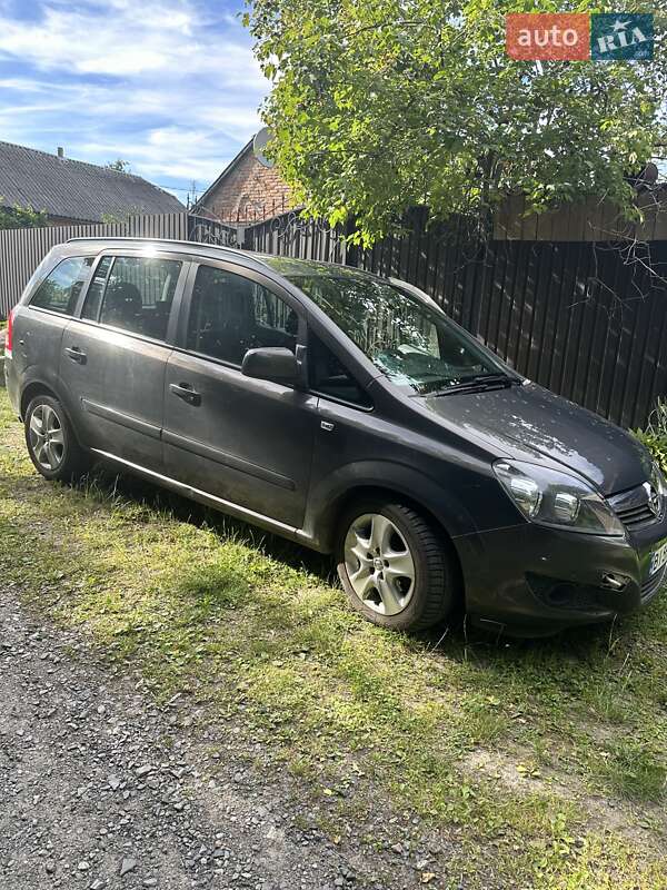 Мінівен Opel Zafira 2012 в Лубнах