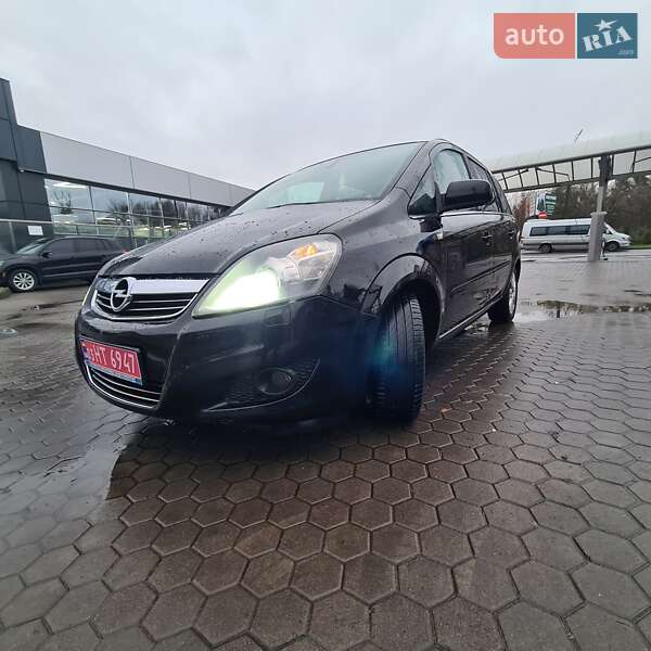 Минивэн Opel Zafira 2010 в Луцке Минивэн Opel Zafira 2010 в Луцке