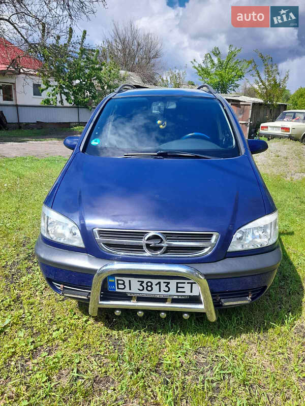 Минивэн Opel Zafira 2003 в Оржице