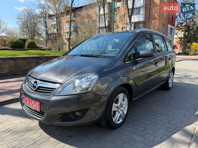 Минивэн Opel Zafira 2009 в Могилев-Подольске