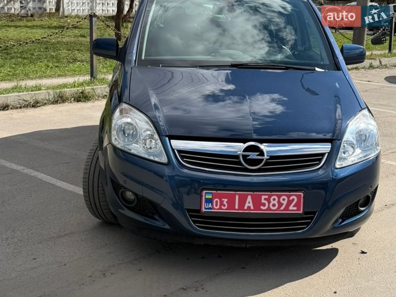 Минивэн Opel Zafira 2011 в Луцке