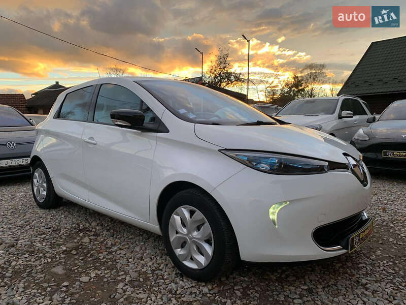 Хэтчбек Renault Zoe 2015 в Ивано-Франковске Хэтчбек Renault Zoe 2015 в Ивано-Франковске