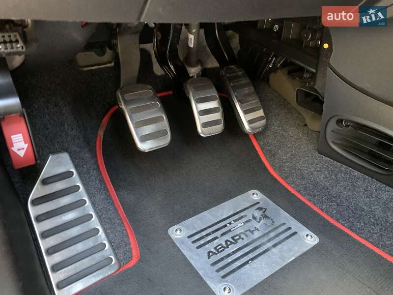 Хэтчбек Abarth Fiat 500 2015 в Киеве
