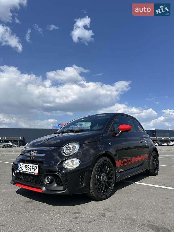 Хэтчбек Abarth Fiat 500 2021 в 