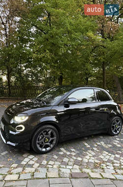 Хэтчбек Abarth Fiat 500 2023 в 